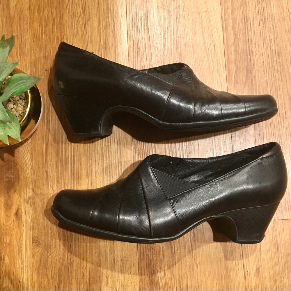 Clarks Artisan Black Leather Shoes Size 9M